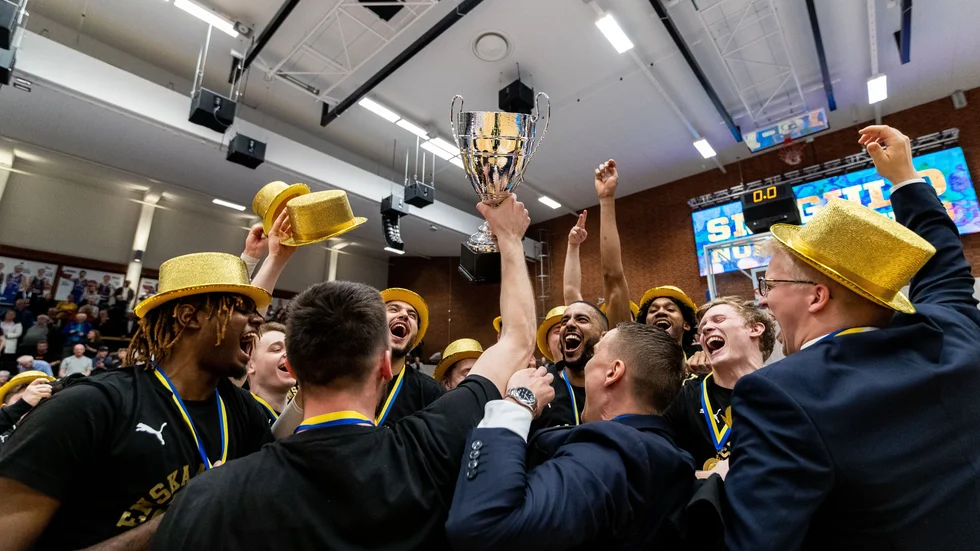 Dubbla SM-guld - nästa steg för Dolphins blir Champions League.