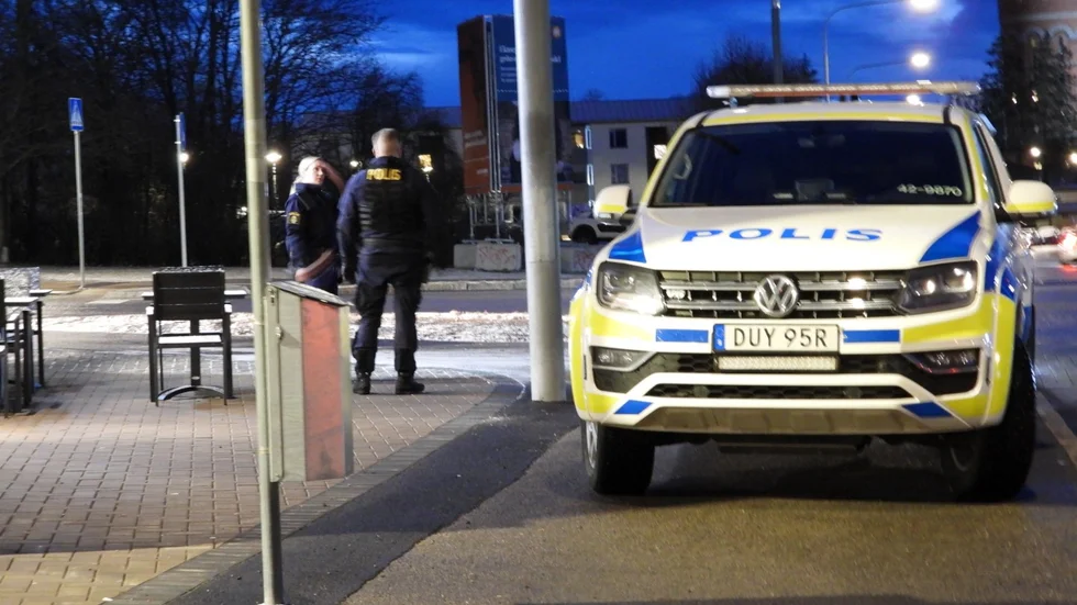 Polisen var på fredagskvällen på plats i Ektorp och sökte efter en bil.