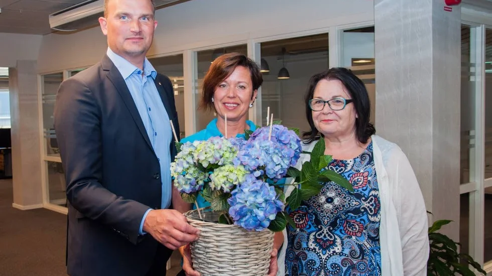 INVIGNING. Andreas Winqvist, vd, Barbro Waara platschef Kalix och leg sjuksköterska Medhelp samt Agneta Granström (Mp), regionråd region Norrbotten.
