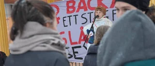 Manifesterar för kvinnors rättigheter
