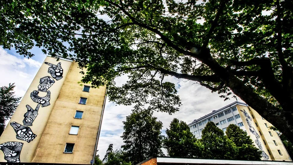 Vi ska göra vad vi kan för att det ska byggas så varsamt det går i Eriksberg, skriver Erik Pelling och Ylva Stadell.