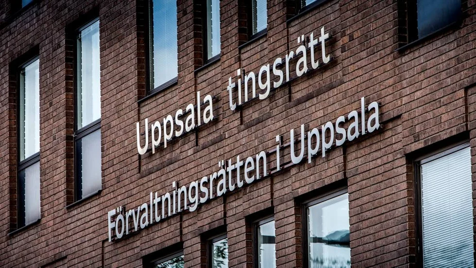 En man i 20-årsåldern döms för grov fridskränkning och för falsklarm då han ringt polisen och sagt att han är beväpnad och beredd att skjuta flera personer.