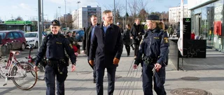 Inrikesministern besökte nya polisstyrkan