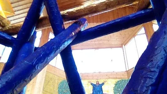 Ikoner. Bild från konstverket som är placerat i Gottsunda kyrkans mitt.