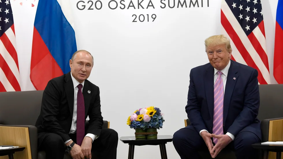 "Världsherre" är vad både Vladimir och Donald lär betyda på keltiska respektive slaviska. Kalla-kårar-framkallande, skriver Eva Axelsson i sin krönika. 
