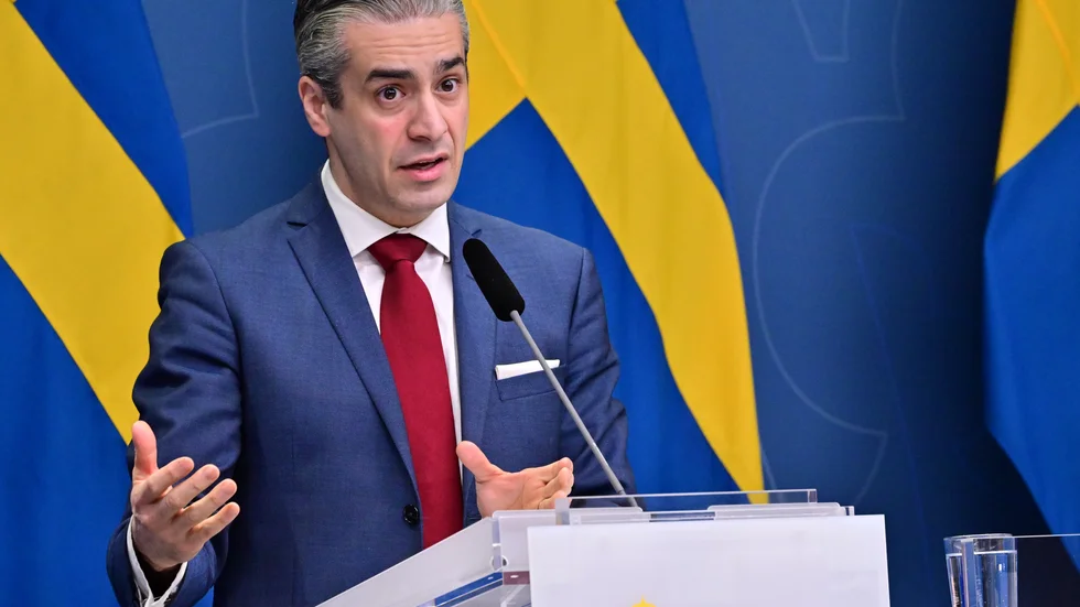  Khashayar Farmanbar har framfört häpnadsväckande okunskap om det svenska energisystemet. Det tycker Josef Fransson (SD). 