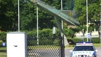 Piloten, som är i 30-årsåldern, hördes av polisen under förmiddagen.