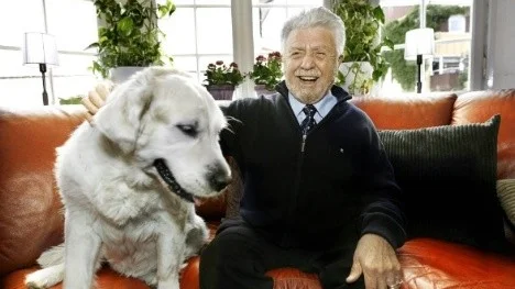 Basil Finer med hunden Arba.