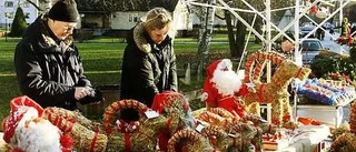 Trängsel på julmarknad i Tobo