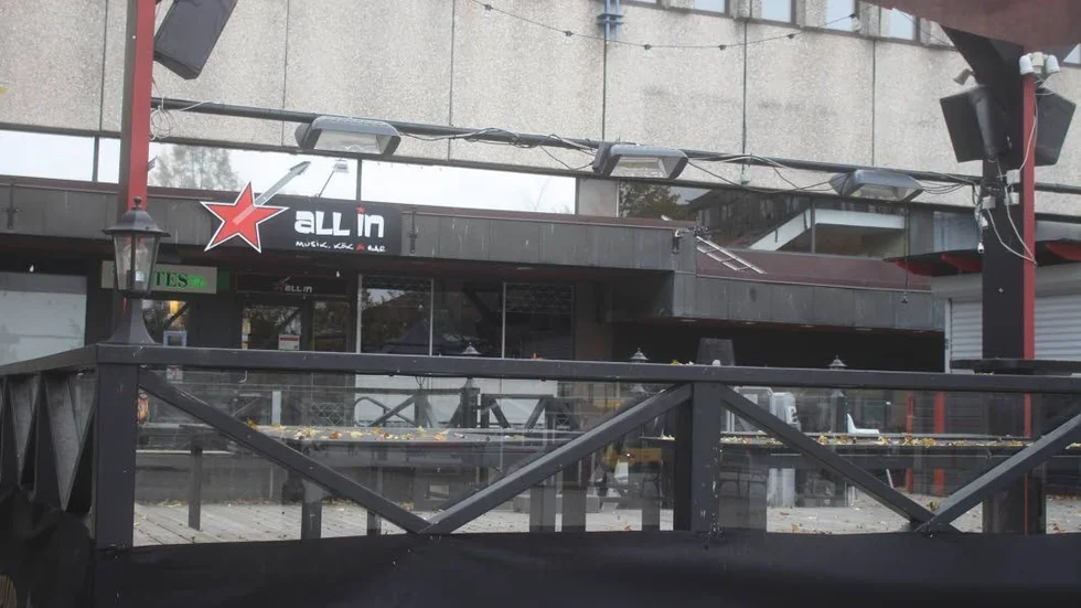 Till salu. Nattklubben i centrala Enköping än nu till salu.