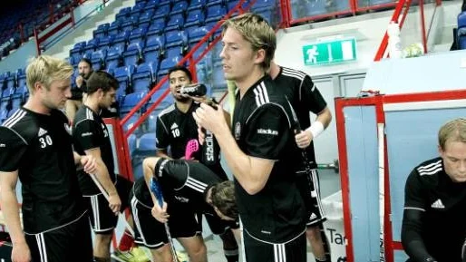 Storvreta innebandy tränar i Fyrishov,