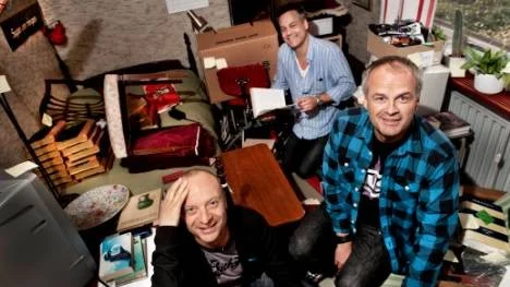 Henrik Schyffert, Johan Rheborg och Jonas Gardell gör TV-programmet Allt faller.
