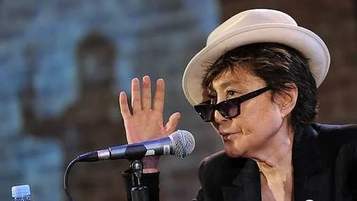Yoko Ono medverkar på Venedigbiennalen.