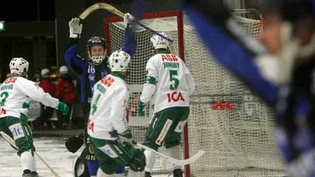 Alexander Mayborn jublar efter sitt mål som betydde 1-0 mot VSK.