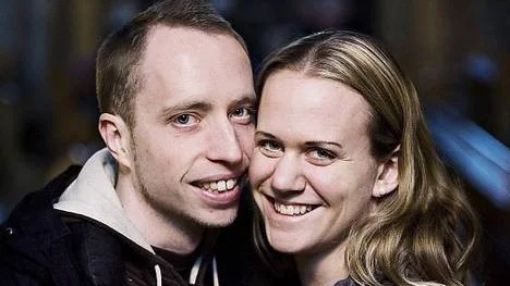 Andreas Skans och Lotten Sjöstedt lyssnade till bröllopsmusik i Domkyrkan.