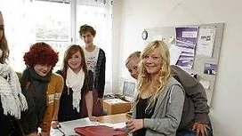 Carin Ivarsson, Hannah Ax, Ulrika Linde, Jakob Öster, Britta Liss, Cecilia Alpin tror inte att Eriksbergsskolan är värre än någon annan högstadieskola.