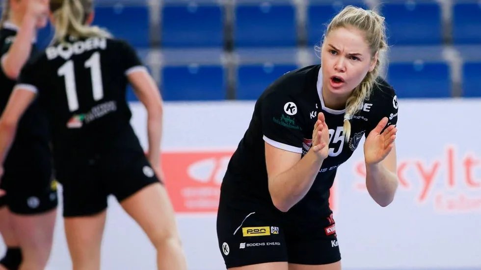 Häng med i vår Liverapportering från matchen mellan Boden Handboll och Höörs HK H 65.
