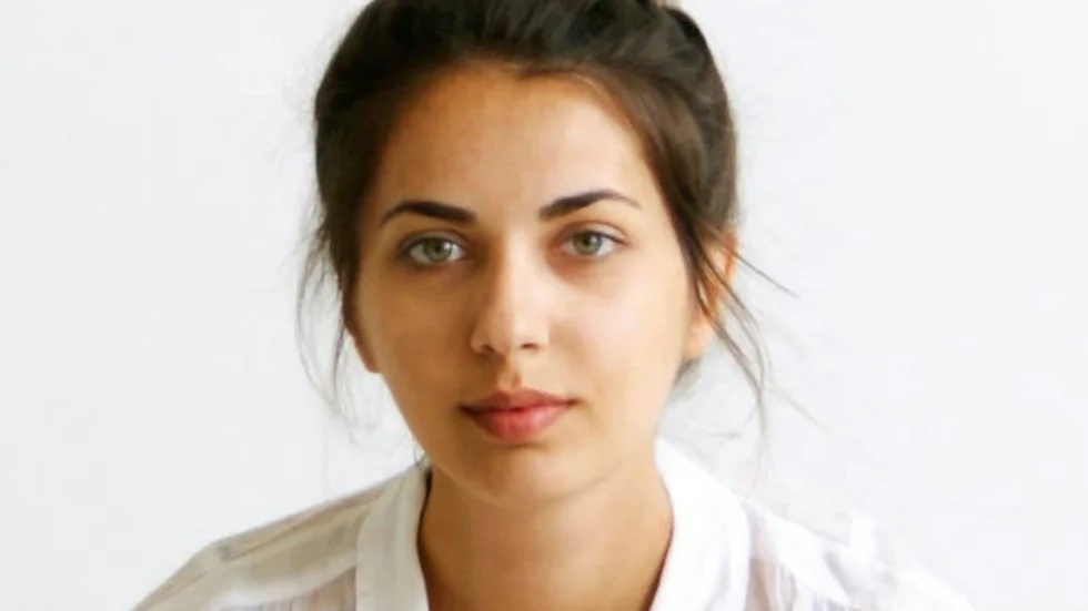 Konstnären Anastasia Savinova hoppas kunna få oss att låta konstbetraktandet ta tid.