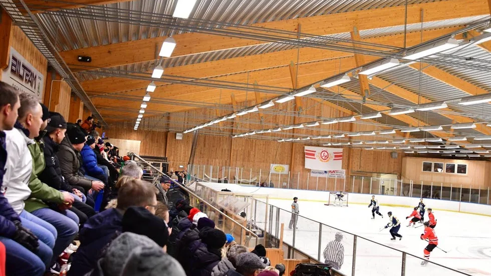 Storpublik i ishallen i Östhammar under ett derby mot Gimo för ett antal år sedan.
