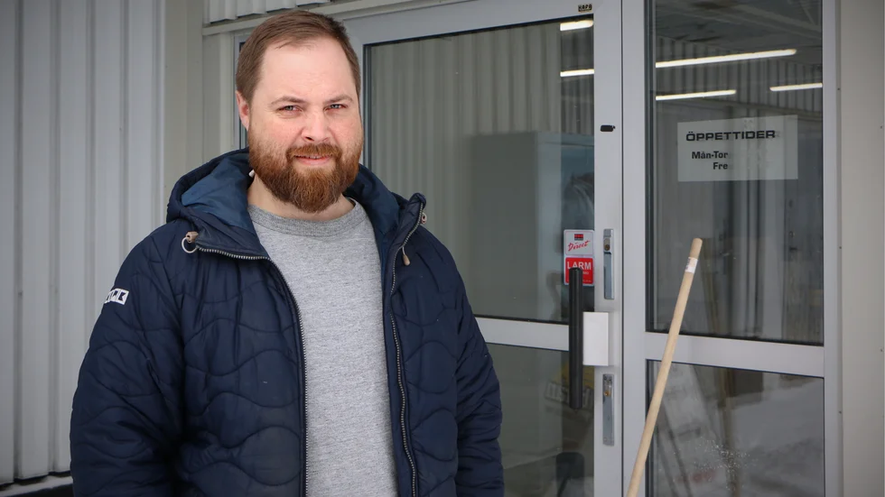 ”Det gick inte ihop ekonomiskt”, berättar Tobias Risberg, delägare av Flügger Färg på Anderstorp.