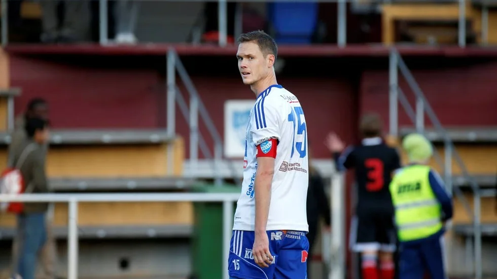 Linus Johansson, här i IFK Luleås tröja, är en av spelarna som gör comeback och ska spela med Harads i sommar.
