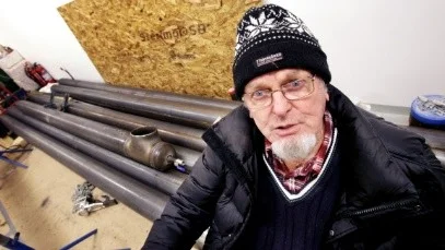 Nils Råmbin visar den nya anläggningen.