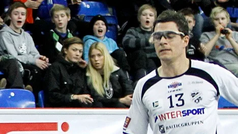 Cedric Rüegsegger tackar nej till spel med Sirius.