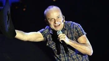 Jonas Gardell sjunger bland annat countrypop i sin show Tillfällig gäst i ditt liv.