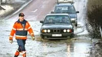 En bit av Svartbäcksgatan svämmades över och norra körfältet stängdes av för trafik.