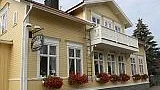 Hotell Floras Trädgård i Öregrund har fungerat som pensionat sedan 1940-talet. Huset byggdes dock redan på 1890-talet.