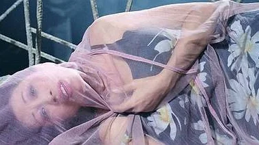Regissören Tsai Ming-liang arbetar mycket med att få bilder vackra, även när han skildrar en sorgsen historia.