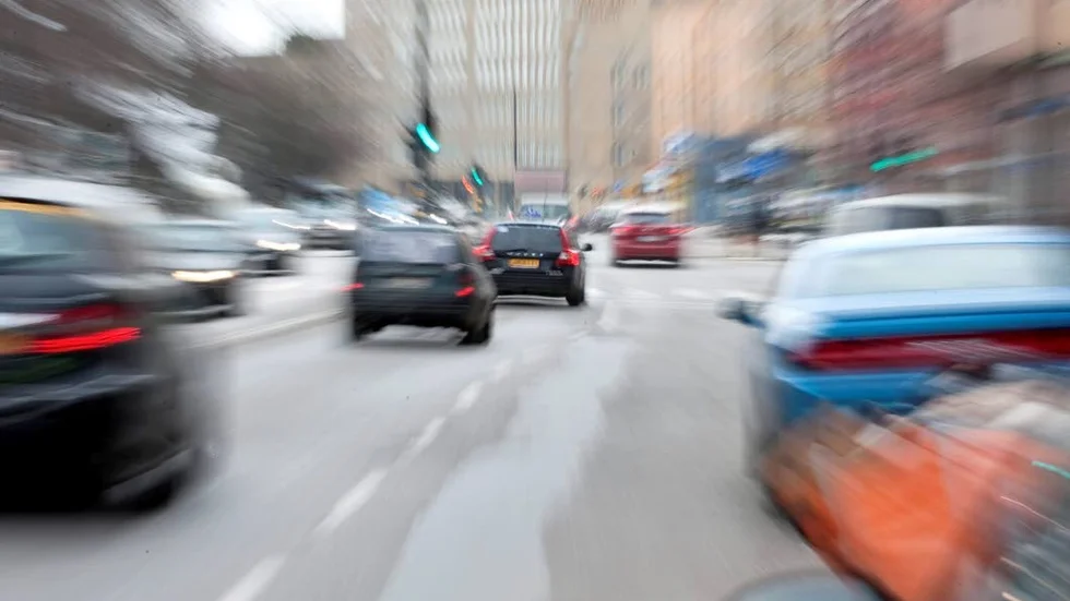 De flesta bilar brukar klara en regnskur. Men inte den bil som såldes av en Uppsalafirma i höstas.