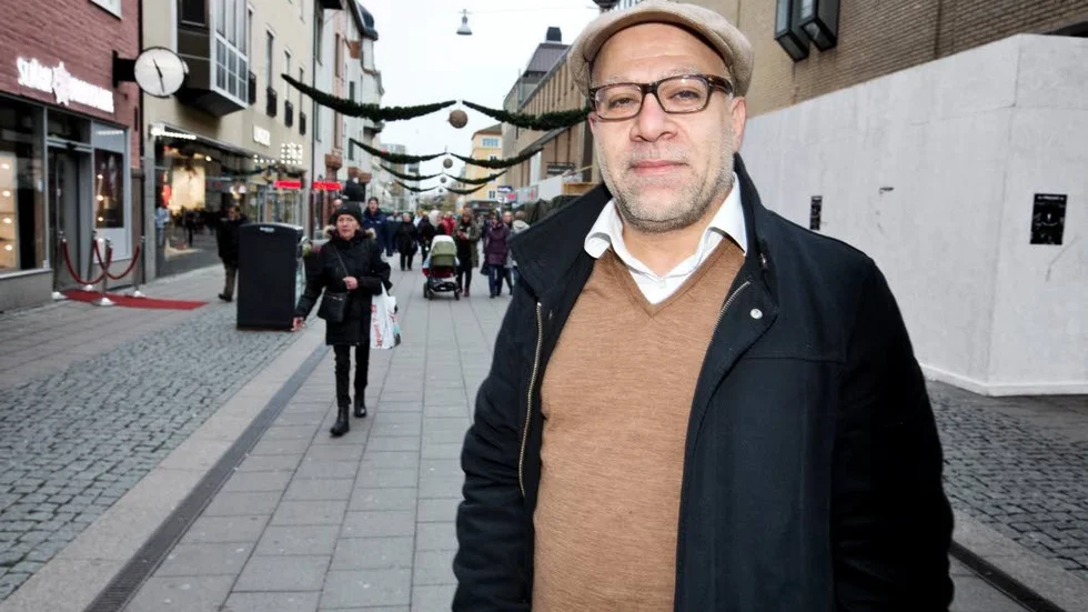Fördomsforskaren Nazar Akrami tycker att det är bra att vara medveten om att man har fördomar mot andra grupper i samhället och att det påverkar det egna beteendet mot dessa personer. "Själv försöker jag ofta vara öppen med mina fördomar inför andra. Jag ser det som en nyckel till att reflektera över fördomarna."
