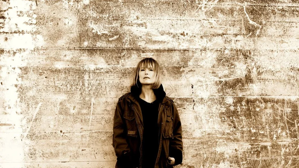Cajsastina Åkerström släpper nya albumet "XXV - äventyret börjar här" och firar 25 år som artist. Pressbild.