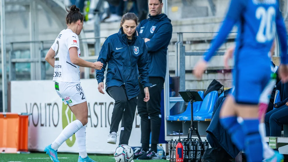 Uniteds tränarduo Elena Sadiku och Fredrik Bernhardsson var nöjd med hur lagets arbetsinsats såg ut på Malmö IP.