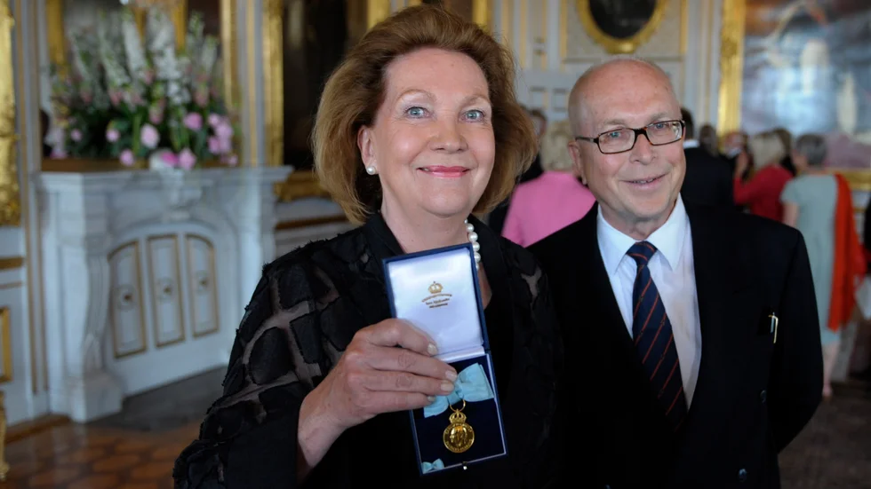 Journalistparet Ewonne och Lennart Winblad på Drottningholms slott 2008 i samband med att hon tog emot Konungens medalj i 8:e storleken med Serafimerordens band. Arkivbild.
