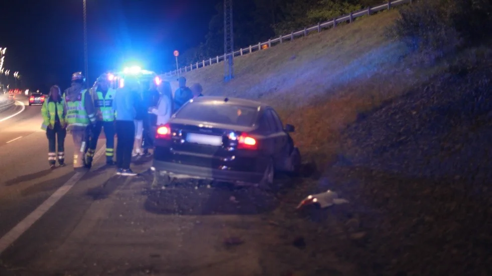 Trafikolyckan inträffade på Riksvägen vid Linköpingsrondellen.