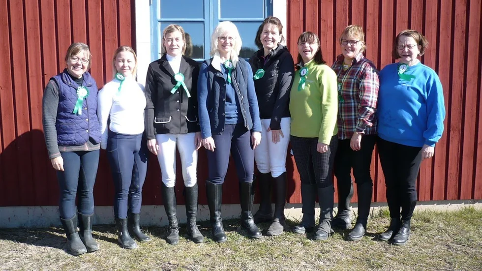 fr.v. Therese Gustavsson Conjac, Elin Gustavsson Nessie af Lycke, Inger Göransson Stargate, Anna Helander Mockazin, Katarina Borg Jameson, Helena Brunberg Alpenville, Åsa Lindell Diorit samt Lisbeth Lundquist Kola.