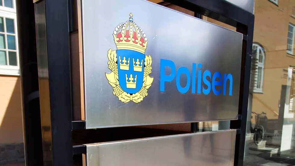 Kommunövergripande regler går före lokala instruktioner, som ska ses som ett komplement, enligt kommunens jurist.