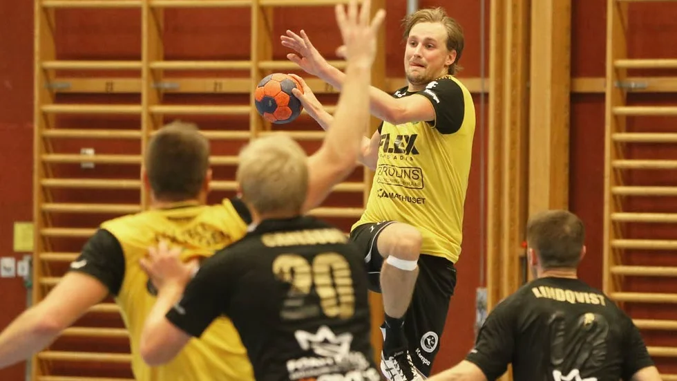 Robin Löfstedt är klar för spel igen efter en armbågsskada.