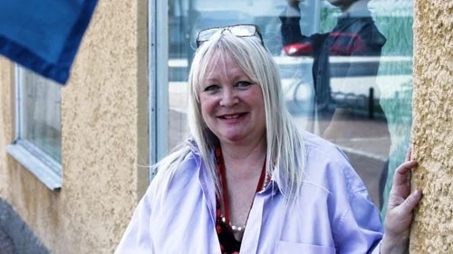 Eva Sundell öppnade i veckan sitt dock- och leksaksmuseum i Mariannelund.