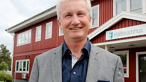 Vd Per Ekholm är glad att man nu kan anställa personal igen.