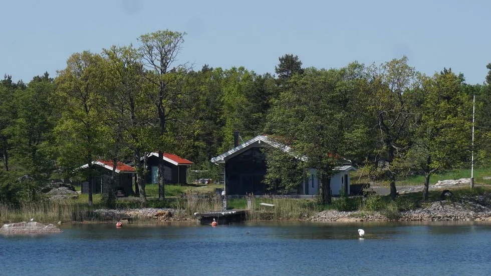 Striden om huset vid före detta roddklubben fortsätter. Miljö- och byggnadsnämnden säger nej till att huset används som bostad.
