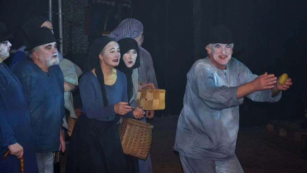 Framåt. Nu satsar Teaterskeppet framåt och det är ”Liket rör sig” som gett ny energi till föreningen.