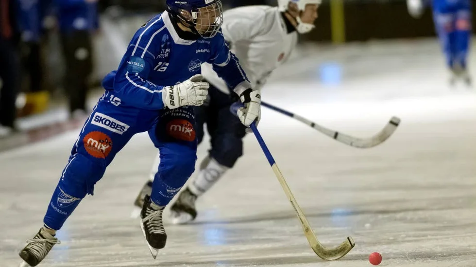 PENGAR. IFK Motala väntar fortfarande på besked om bandyhall, på beslut om ett bygge.