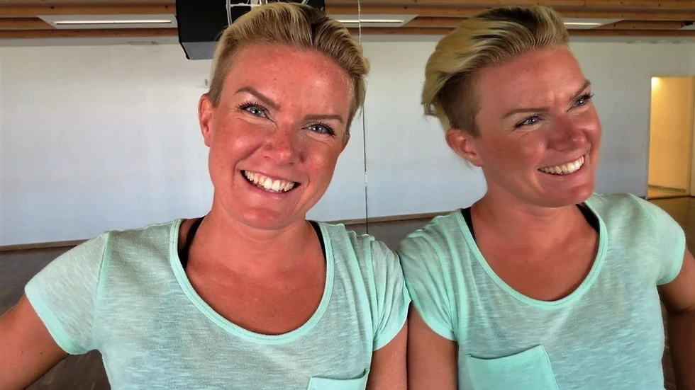 Karin Liss, Jill Weidenstolpe och Anna Lundgren tar en heels-klass, hur man dansar snyggt och säkert i högklackat.Foto: Åsa Thaberman