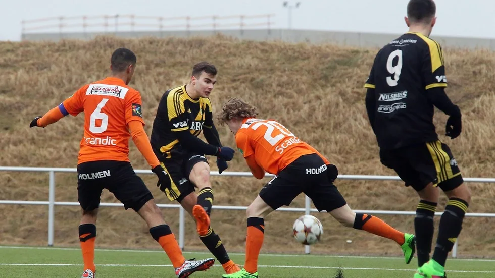 SEGERORGANISATÖR. Vimmerby IF:s mittfältare Karlo Goranci gjorde två mål och var i övrigt bländande när laget i går kväll besegrade Lindsdals IF med 3-1 i Smålandscupens åttondelsfinal.