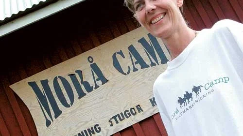 Ylva Sjökvist driver Morå Camp tillsammans med maken Gösta. Hästar är huvudverksamheten, men här kan man även pröva fågelskådning, paddla kanot, fiska och cykla.