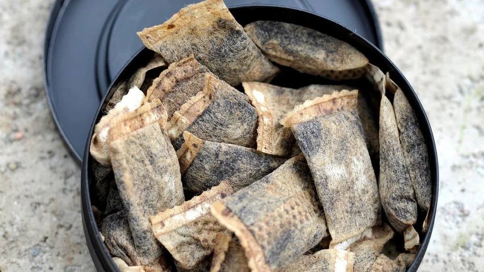 Fem pallar med snus stals.