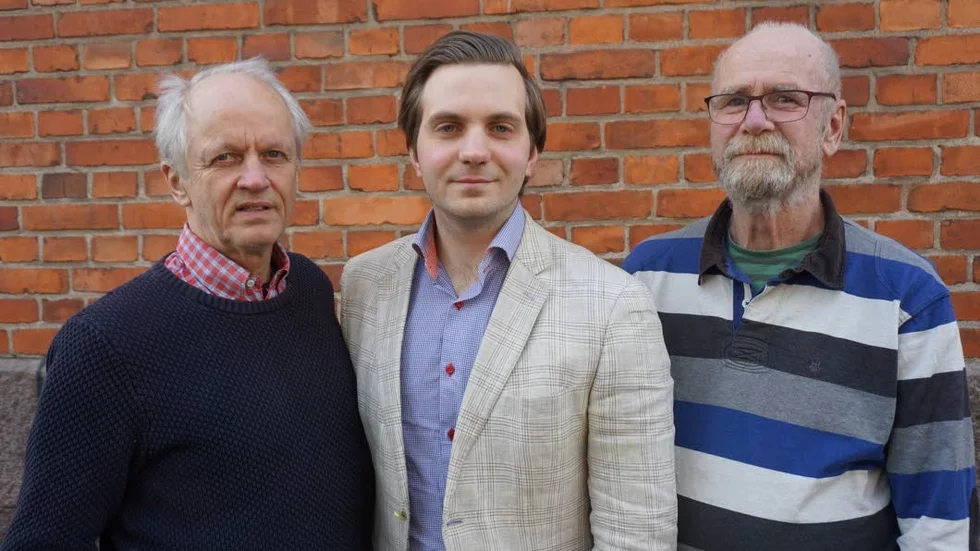 Staffan Folke (t.h) valdes in som ersättare i distriktsstyrelsen. Partikollegan Linus Lindén utnämndes till ledamot.